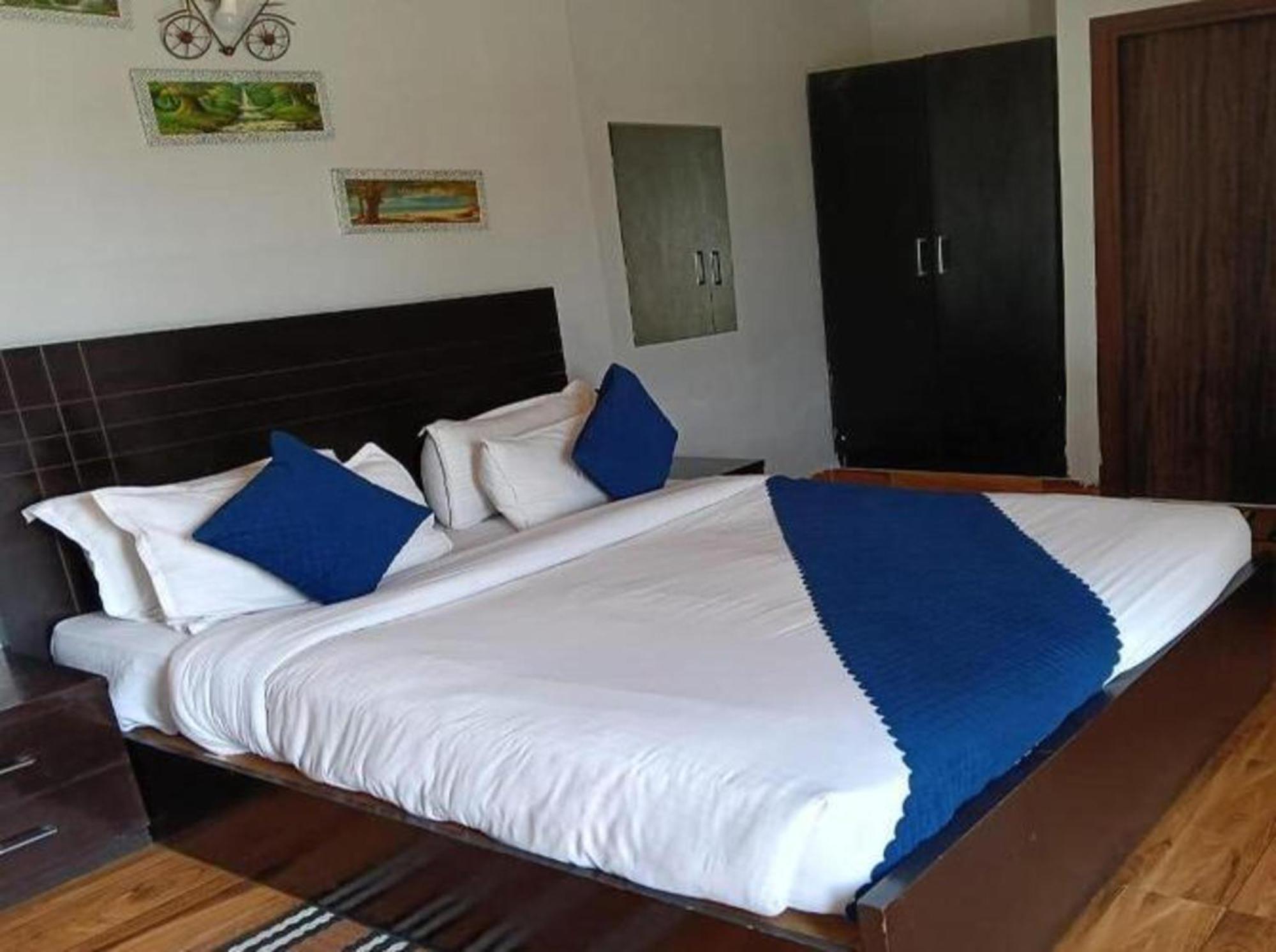 Vrindavan Dreams Hotel And Suites Exterior foto