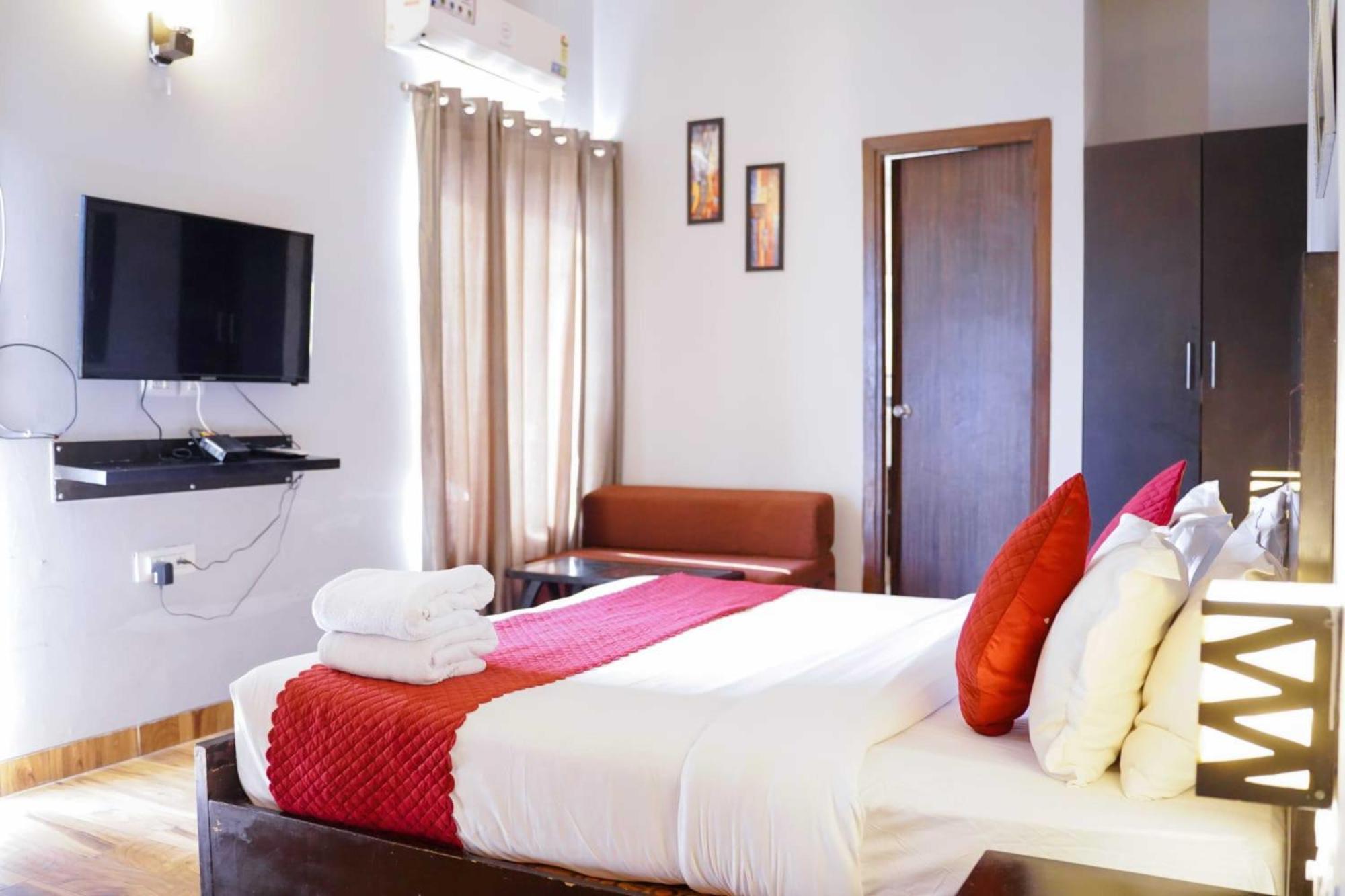 Vrindavan Dreams Hotel And Suites Exterior foto