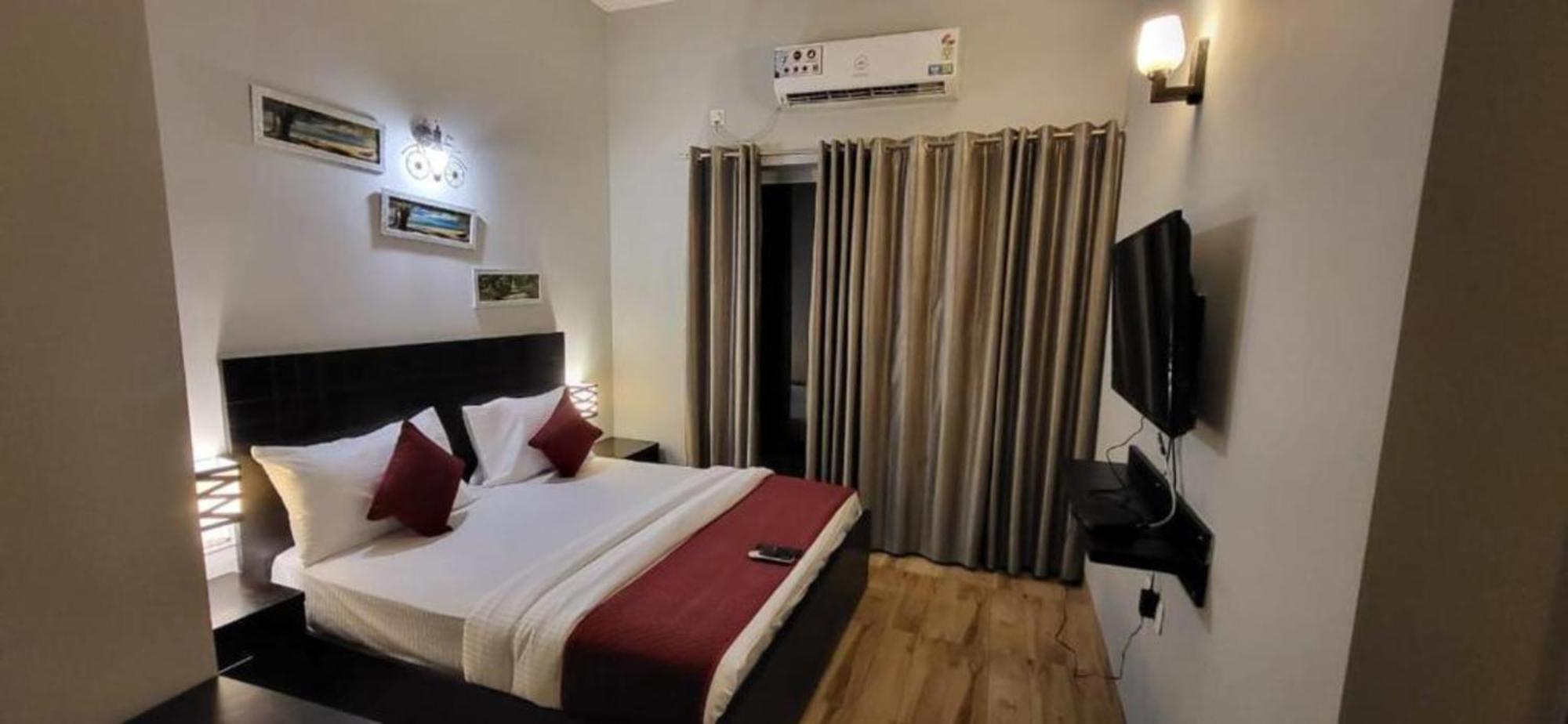 Vrindavan Dreams Hotel And Suites Exterior foto
