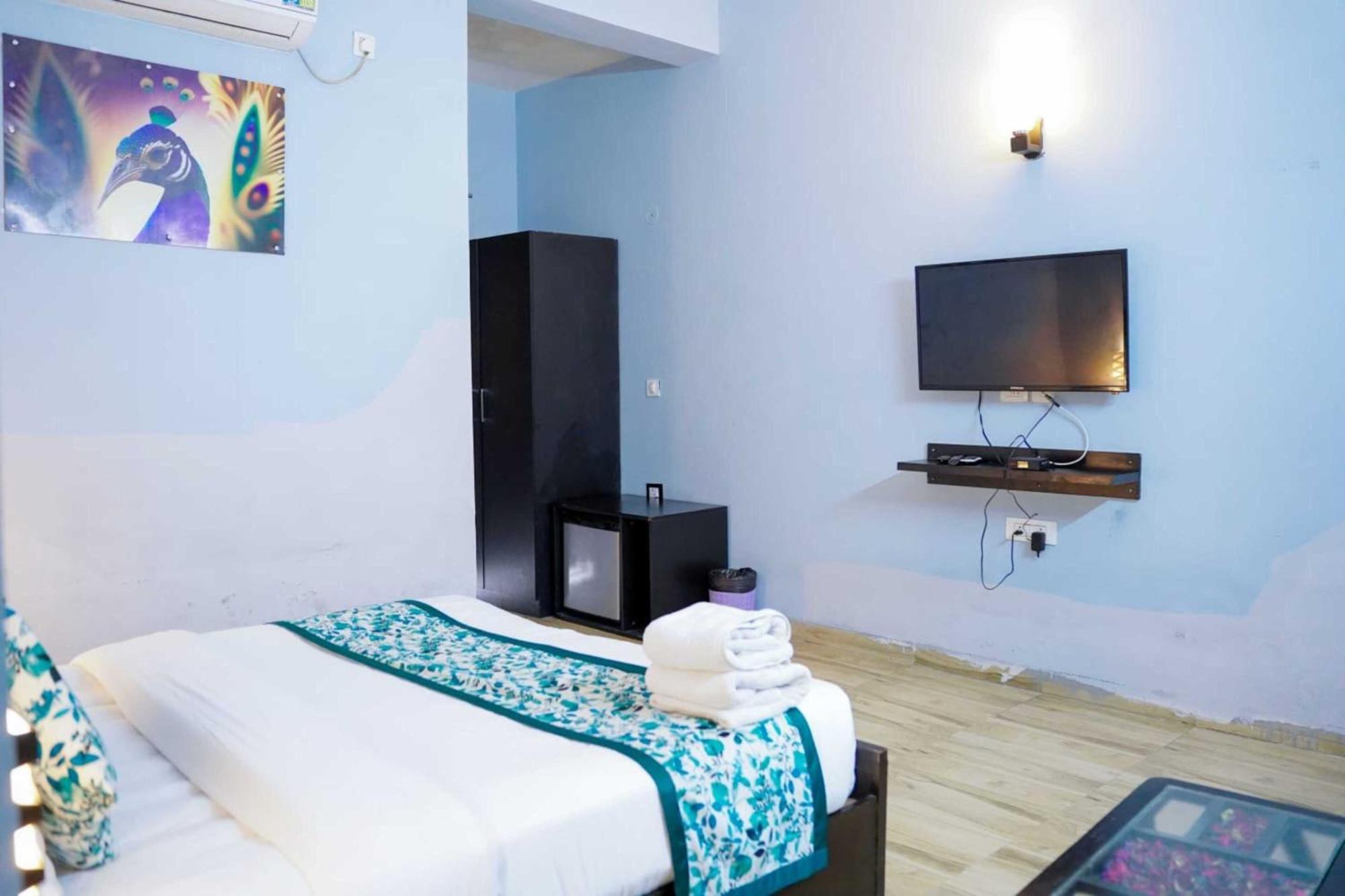 Vrindavan Dreams Hotel And Suites Exterior foto