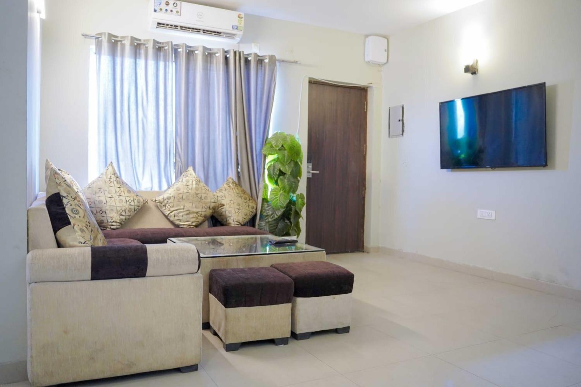 Vrindavan Dreams Hotel And Suites Exterior foto
