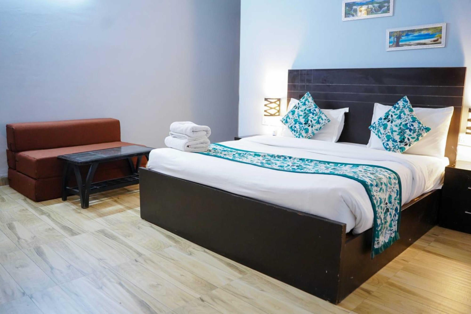 Vrindavan Dreams Hotel And Suites Exterior foto