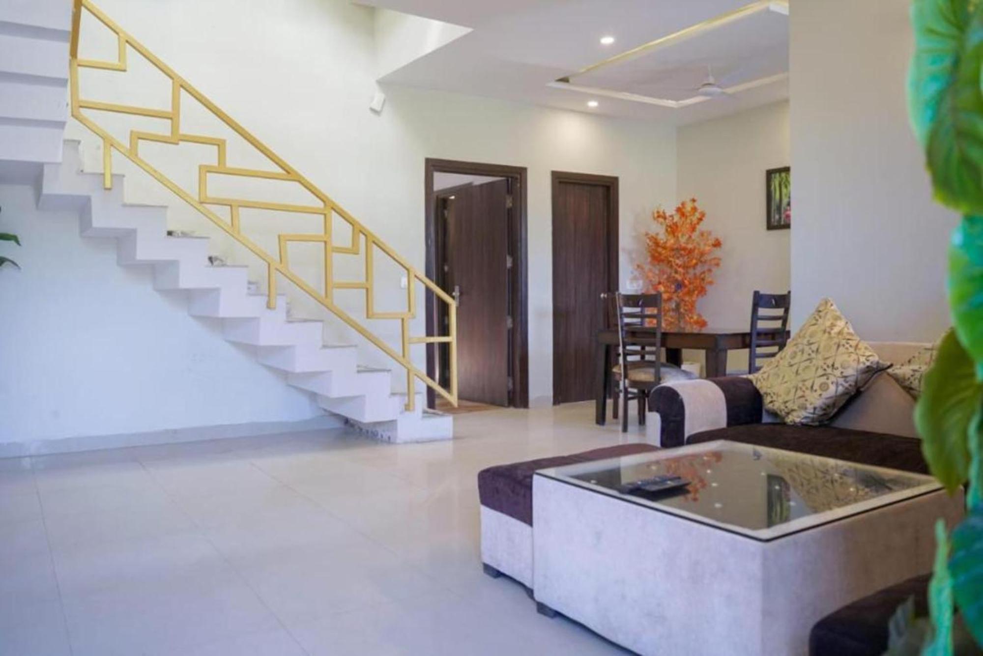 Vrindavan Dreams Hotel And Suites Exterior foto